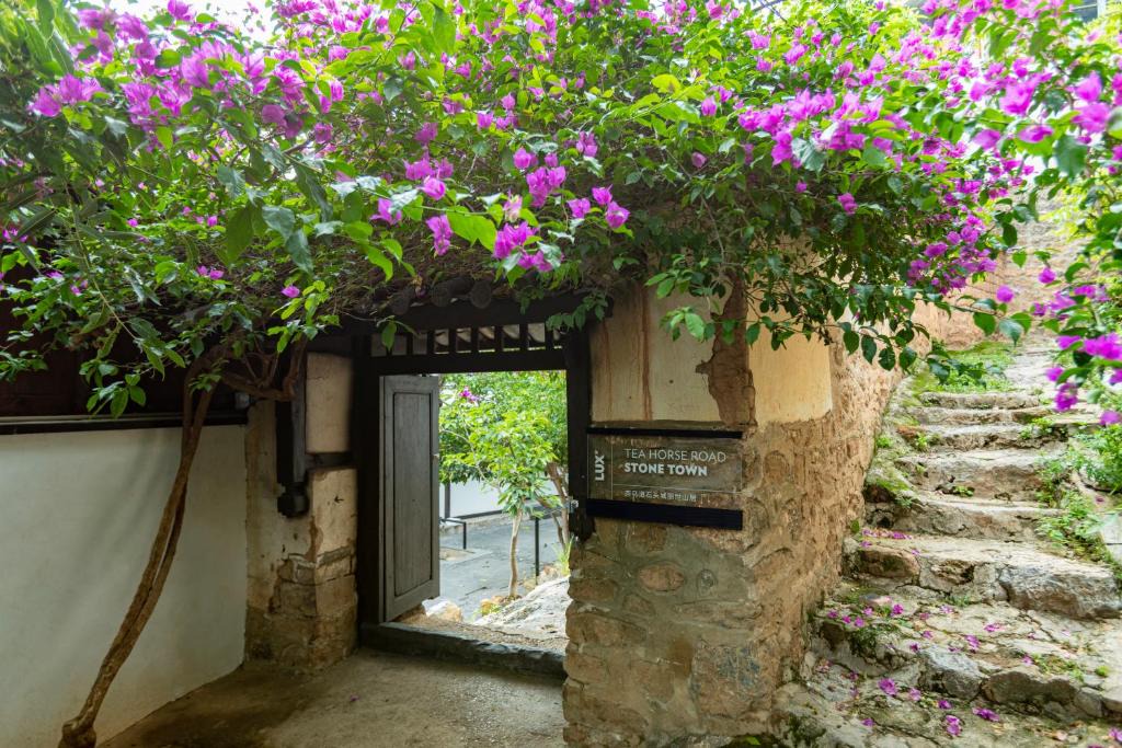 Dayan Old Town Hotel | LUX* Tea Horse Road Stone Town