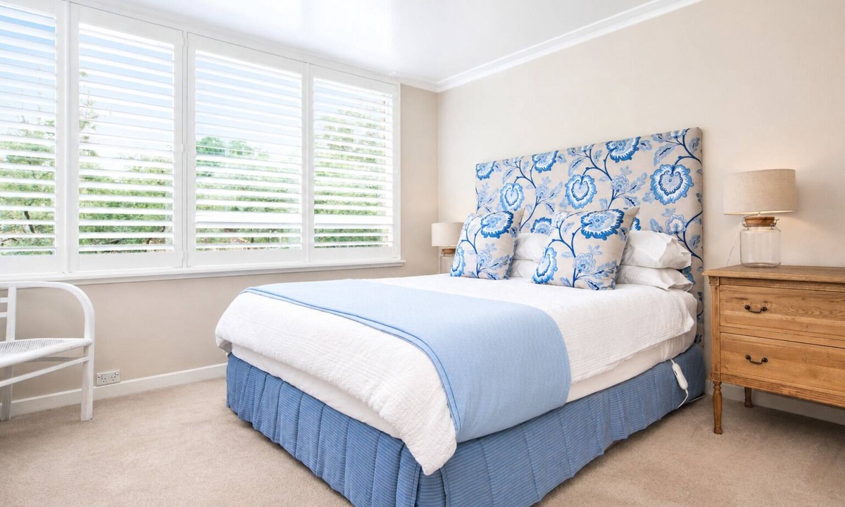 Double Bay Apartment | Luxurious Harbour View apartment on Darling Point Rd