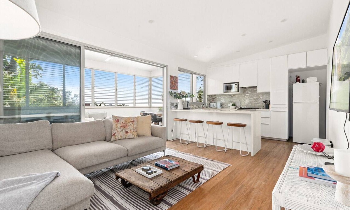Narrabeen Apartment | Luxury 2-Bed with Ocean Views and Garden