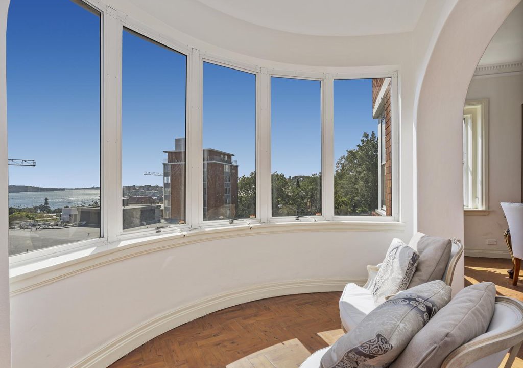 Double Bay Apartment | Luxury art deco apt with Sweeping Harbour views