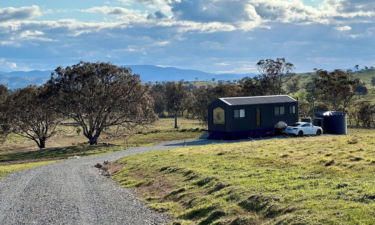 Murrumbateman Cabin | Luxury self-contained cabin, on acreage, in the heart of cool climate wineries