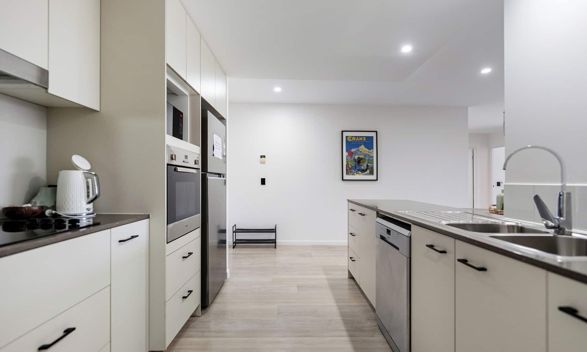 Gold Coast Apartment | Luxury Spacious 3 Bedroom Apartment near to Golf Courses and Theme Parks