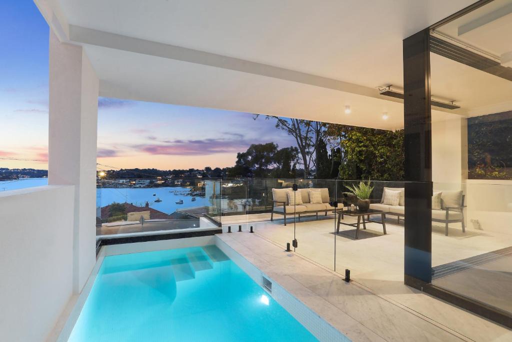 Kyle Bay House | Luxury Waterside Home