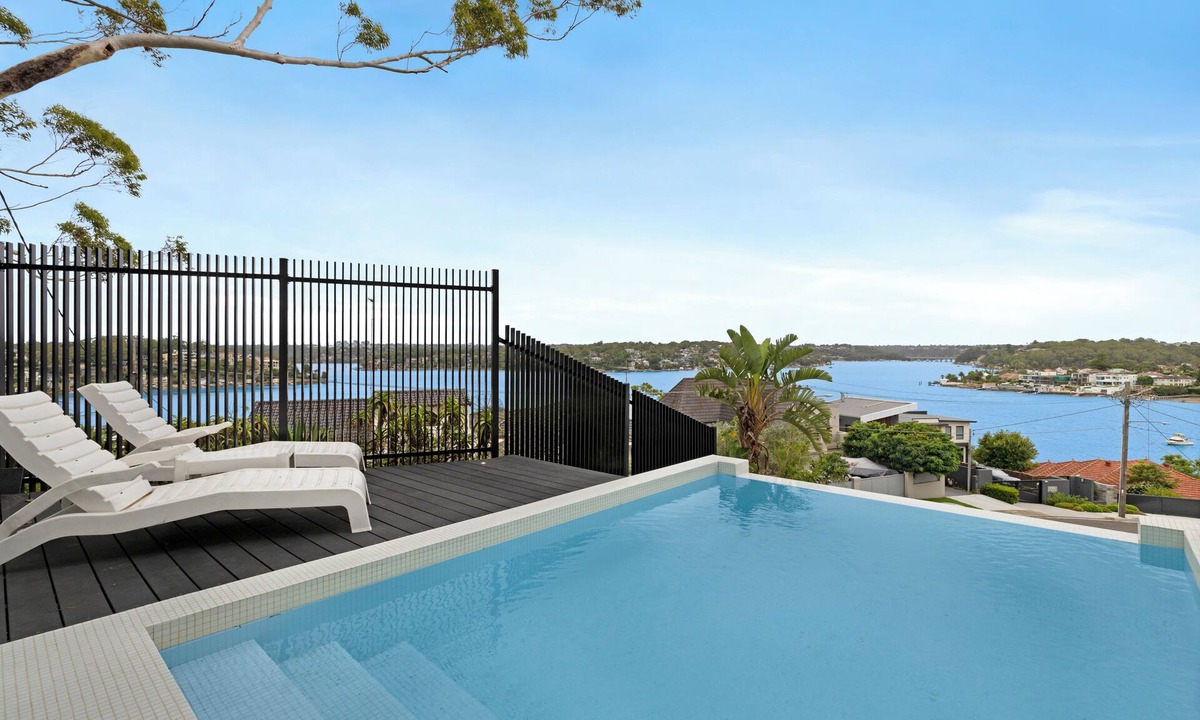 Connells Point House | Luxury Waterside Sanctuary with pool, sensational views, 2 decks & lift!