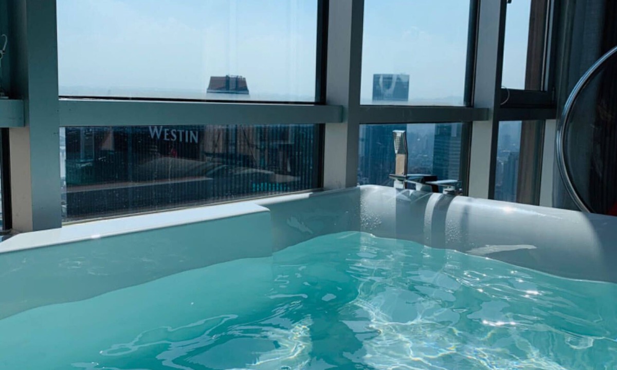 Yuzhong Hotel | m58 Sky Sunset Hotel