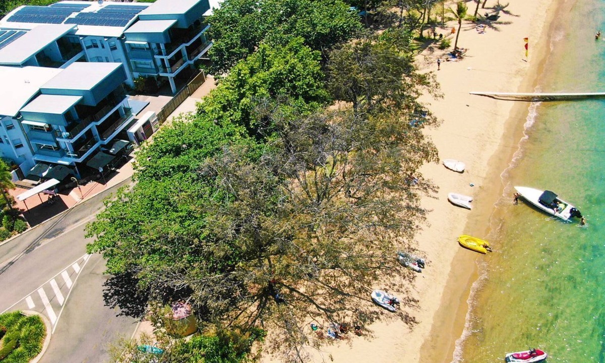 Horseshoe Bay Apartment | Maggies Beachfront Apt. 11