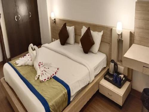 Lucknow Hotel | Mango Tree - Free Pick Up Charbag Station