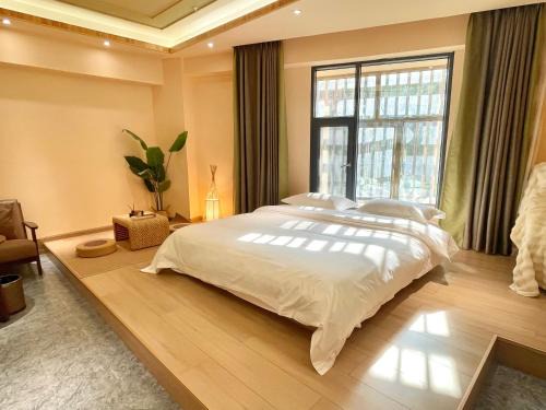 Mangshi Hotel | Mangshi Dai Elephant Mansion Hotel