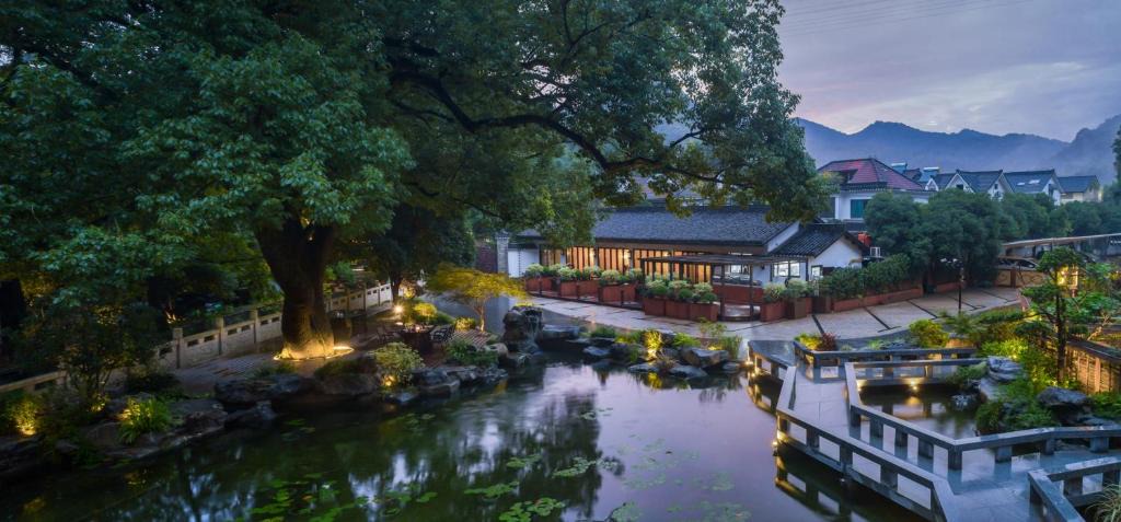 Xihu Hotel | Manshe Xiyuan Chinese Garden Courtyard Retreat-West Lake Jiuxi Creek,Tea Valley,Outdoor Pool