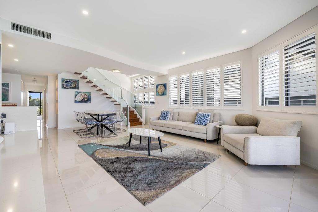 Alexandra Headland Resort | Meridian Alex Beach Apartments
