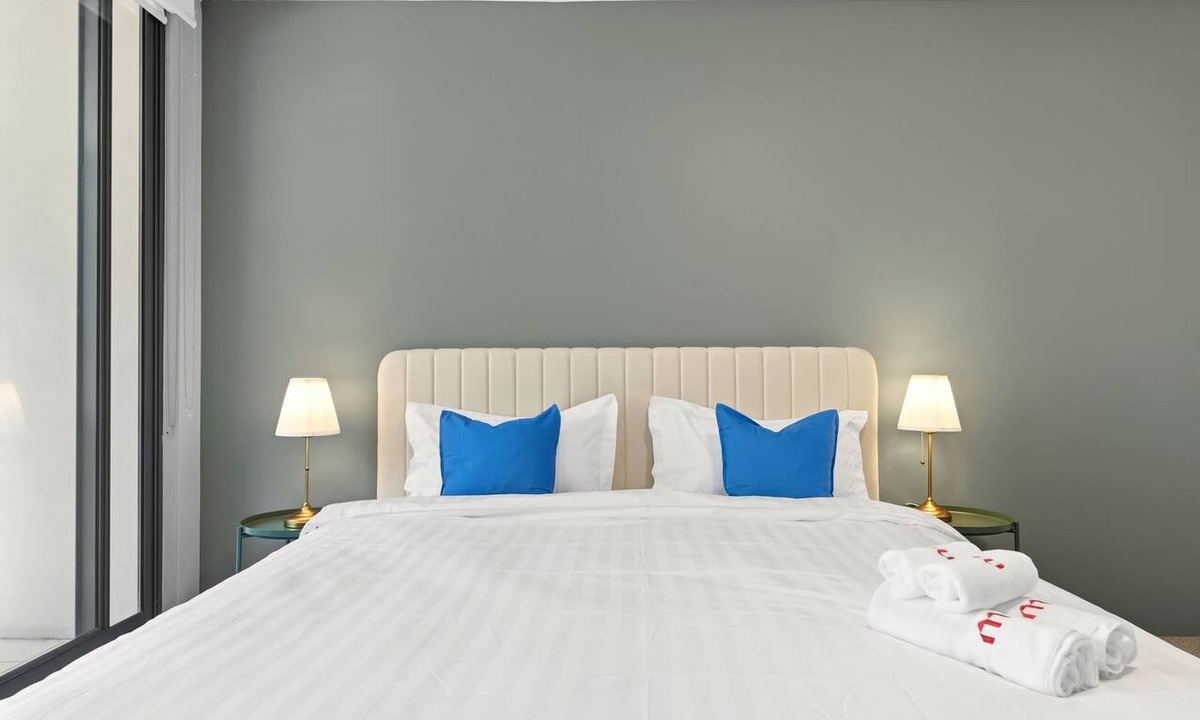 Cronulla Apartment | MetaWiseBnB |Cronulla Beach Walk to Train & Shops1