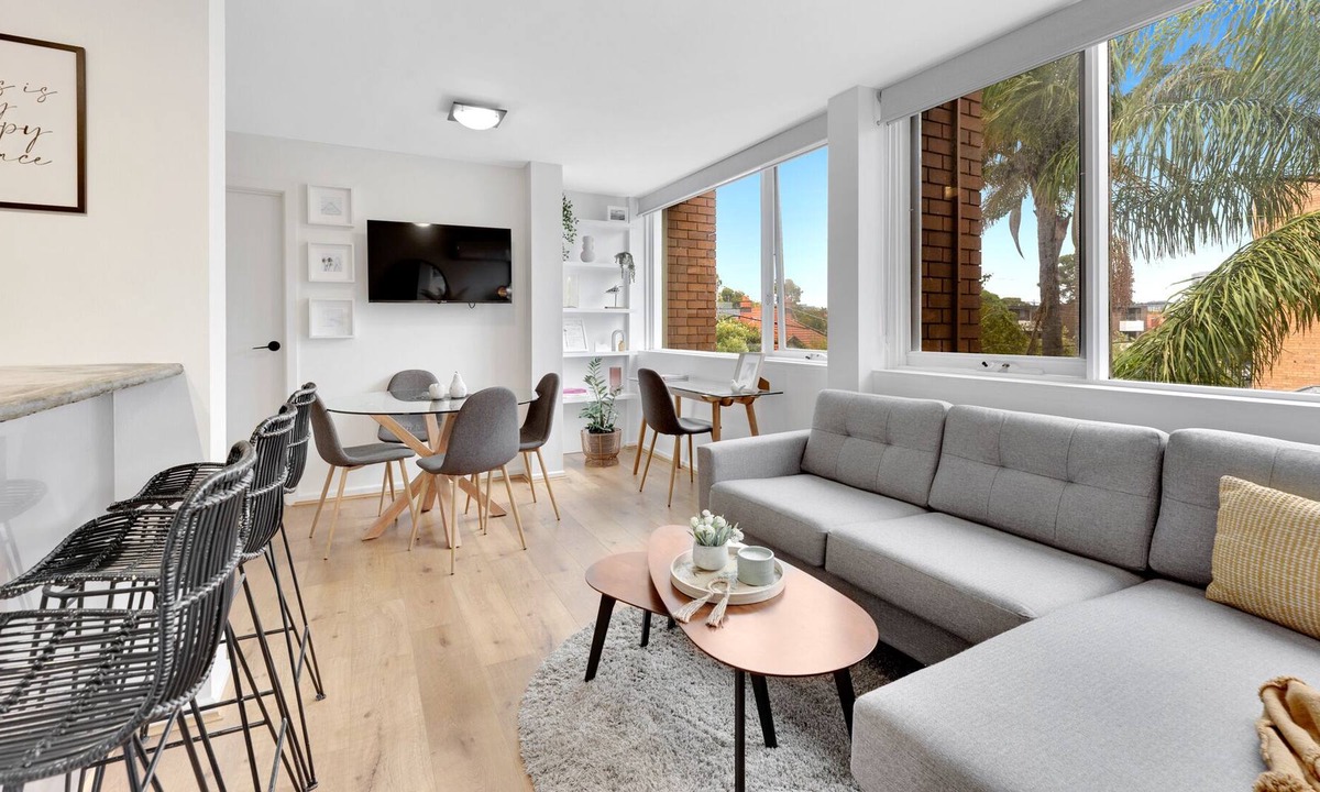 St Kilda West Apartment | Middle Park Gem - Steps away from the Beach