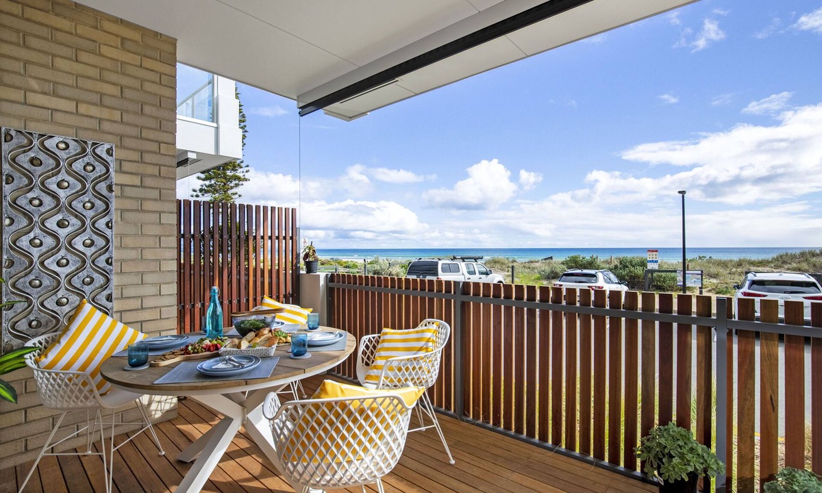 Moana Apartment | Moana Beach, Seafront Apartment