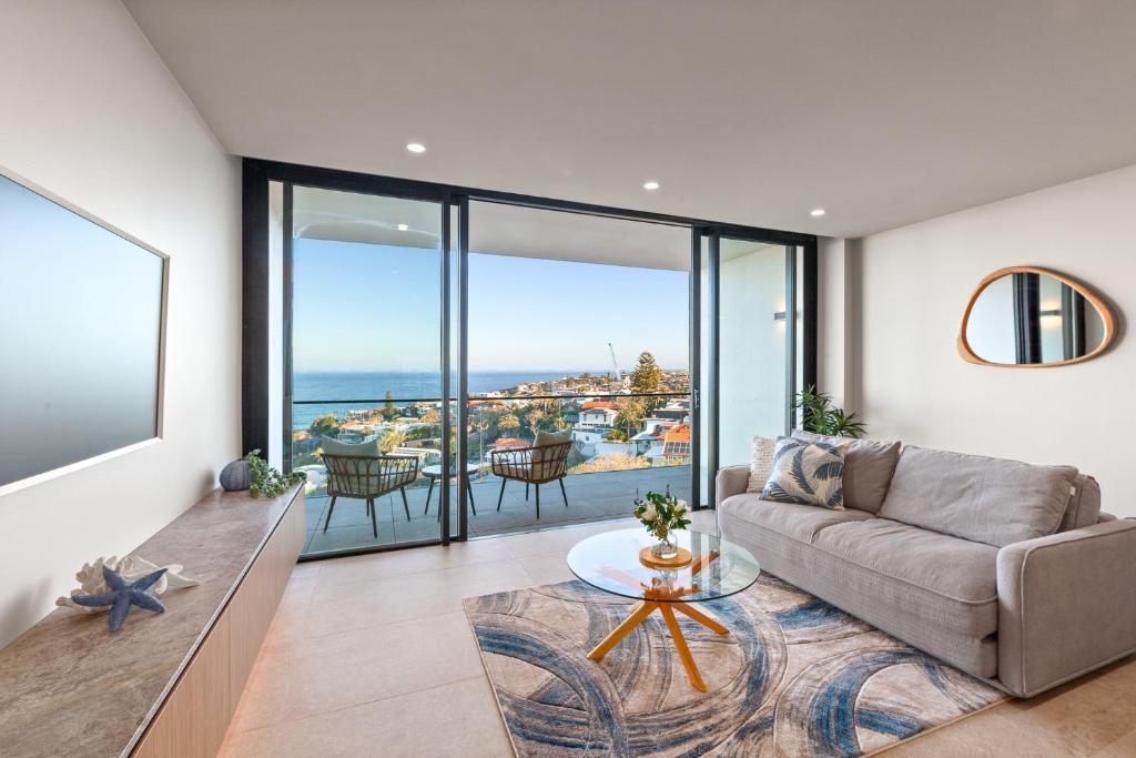 Tamarama Apartment | Modern 1-Bed with Tamarama Beach Views