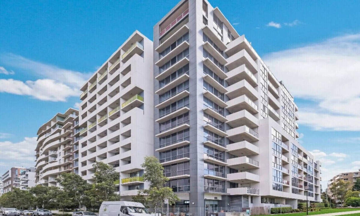 Mascot Apartment | Modern 3BR Mascot Retreat | Walk to Train &Airport