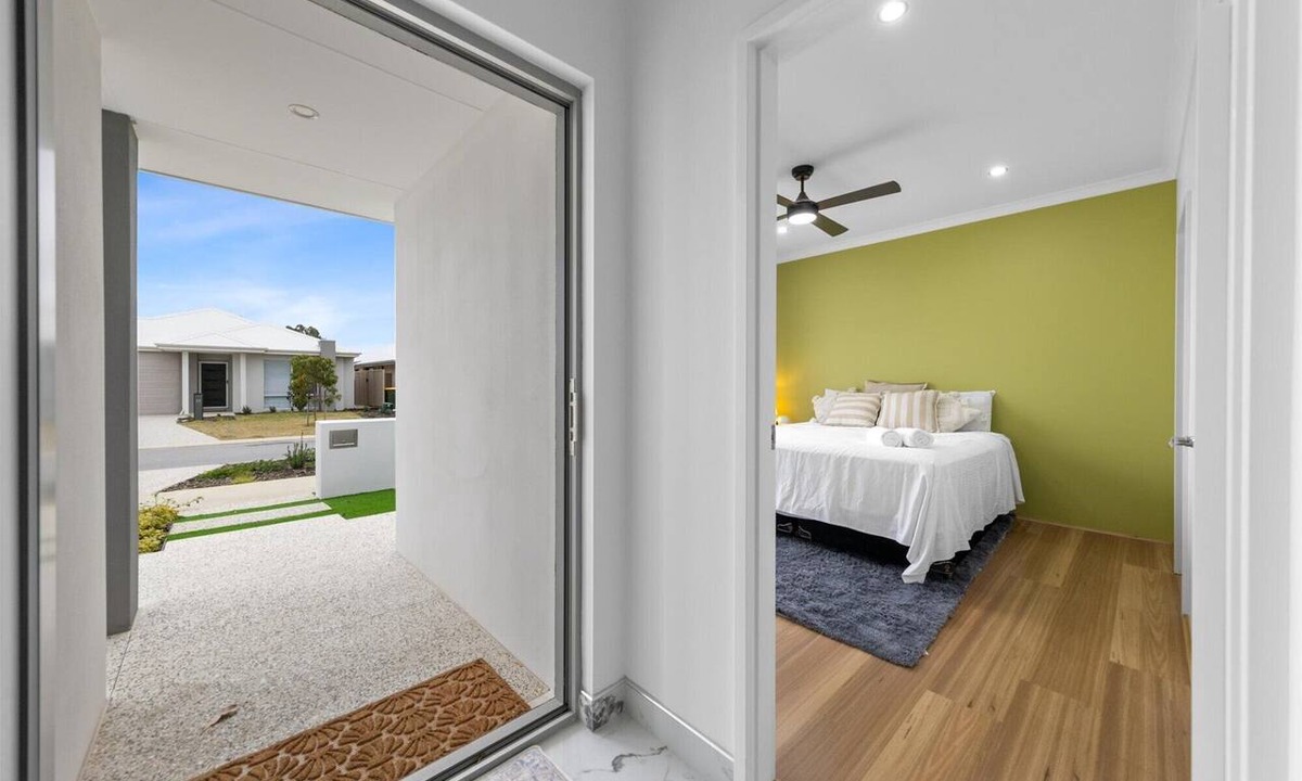Piara Waters House | Modern 4-bedroom home with comfort and stylish