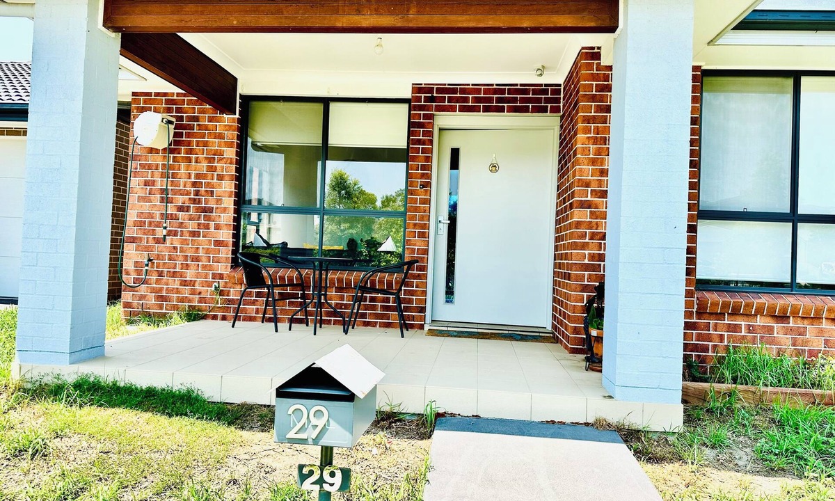 Riverstone House | Modern 4BR 3 Bath Home For Groups & Families