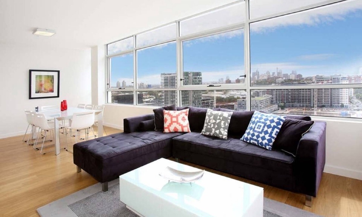 Zetland Apartment | Modern and Spacious 3BR Zetland Apartment with Views over Moore Park
