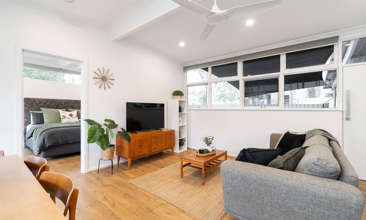 Hazelwood Park Apartment | Modern Stylish Self-contained Apartment
