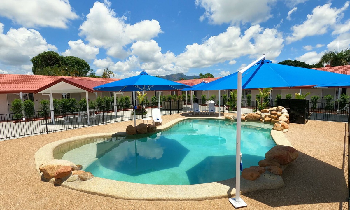 Rosslea Hotel | Monte Carlo Motor Inn