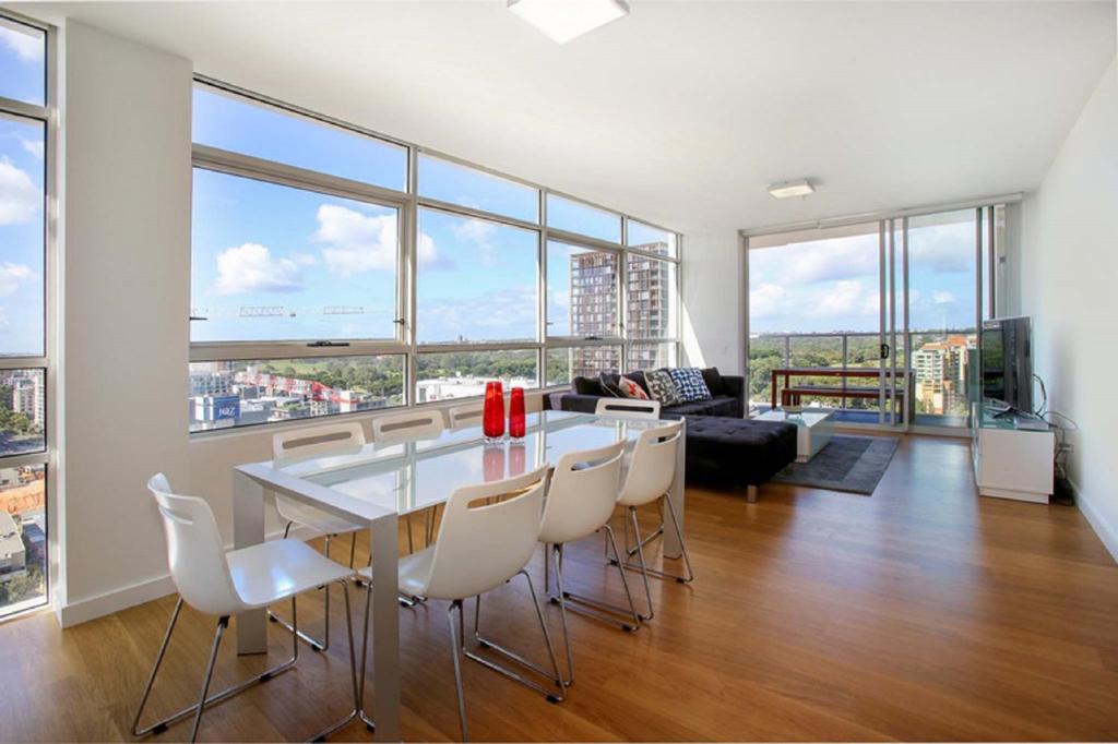 Zetland Apartment | Moore to See - Modern and Spacious 3BR Zetland Apartment with Views over Moore Park