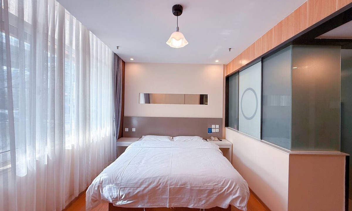 Shinan District Hotel | Morning Wind Urban Hotel （May Fourth Square Branch)