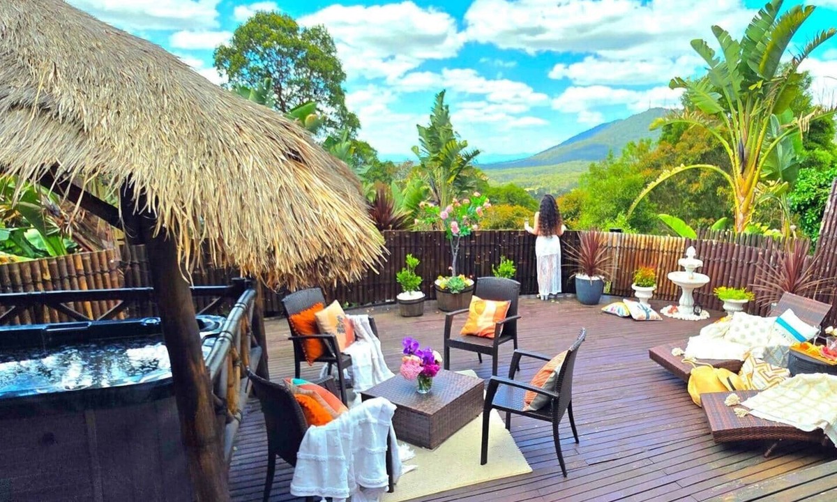 The Basin House | Mountain View Spa Cottage