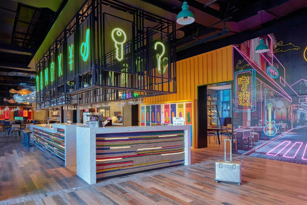 Jiangbei District Hotel | Moxy Ningbo Old Bund