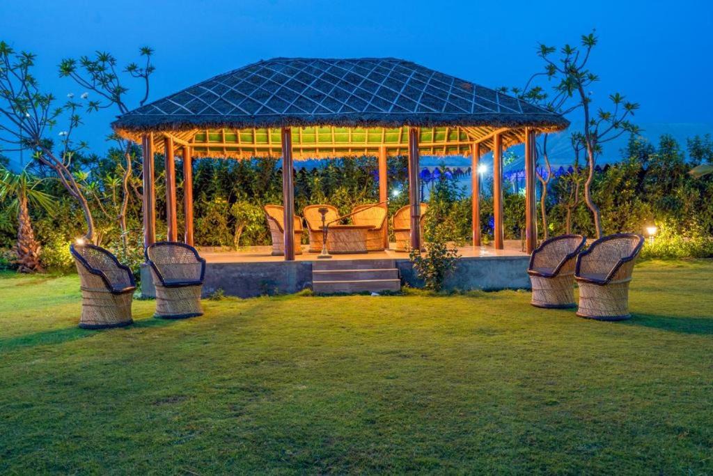 Ghaziabad Hotel | MST Farm And Resort