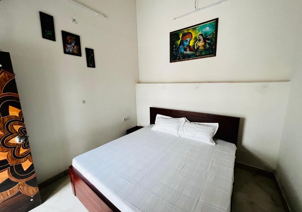 Barsana House | Mukhiya Ji Kripa Nikunj-Guesthouse