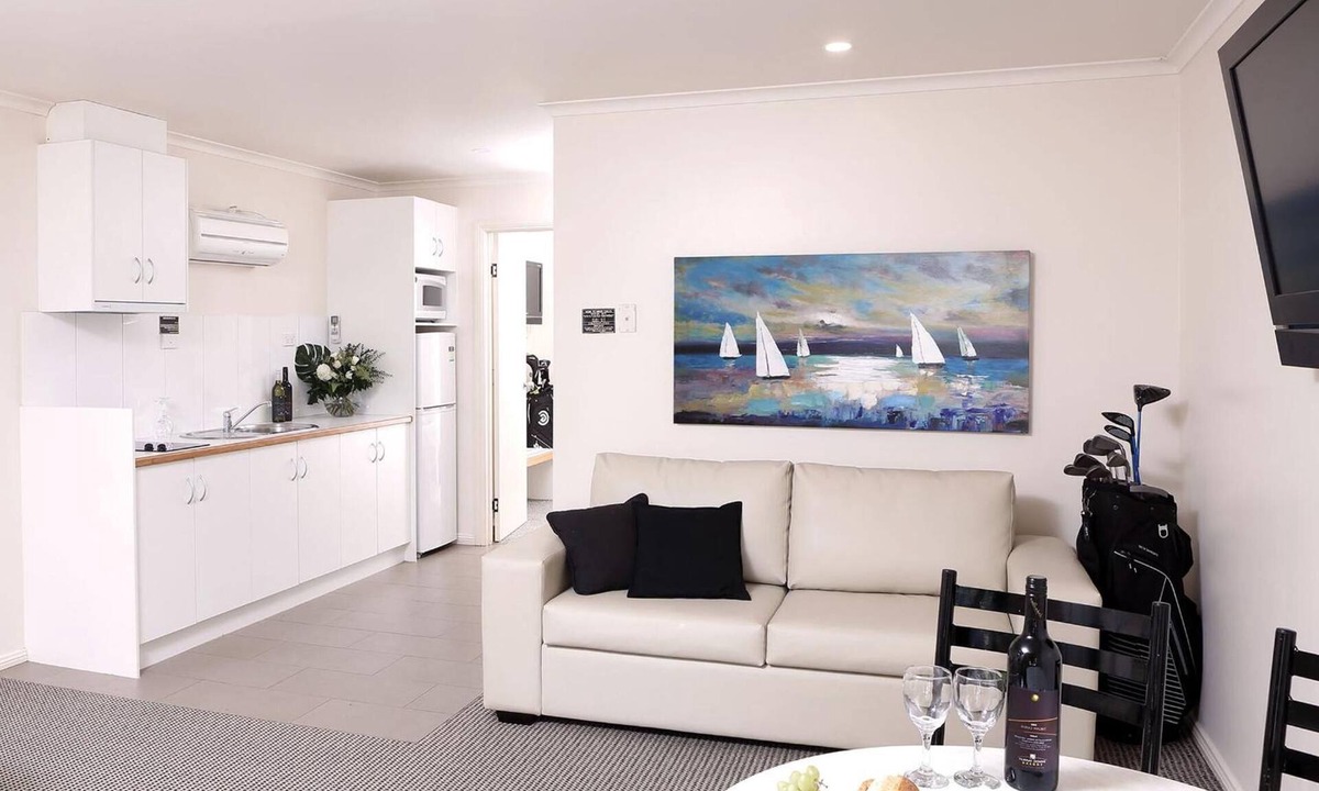 Swan Hill Hotel | Murray Downs Resort