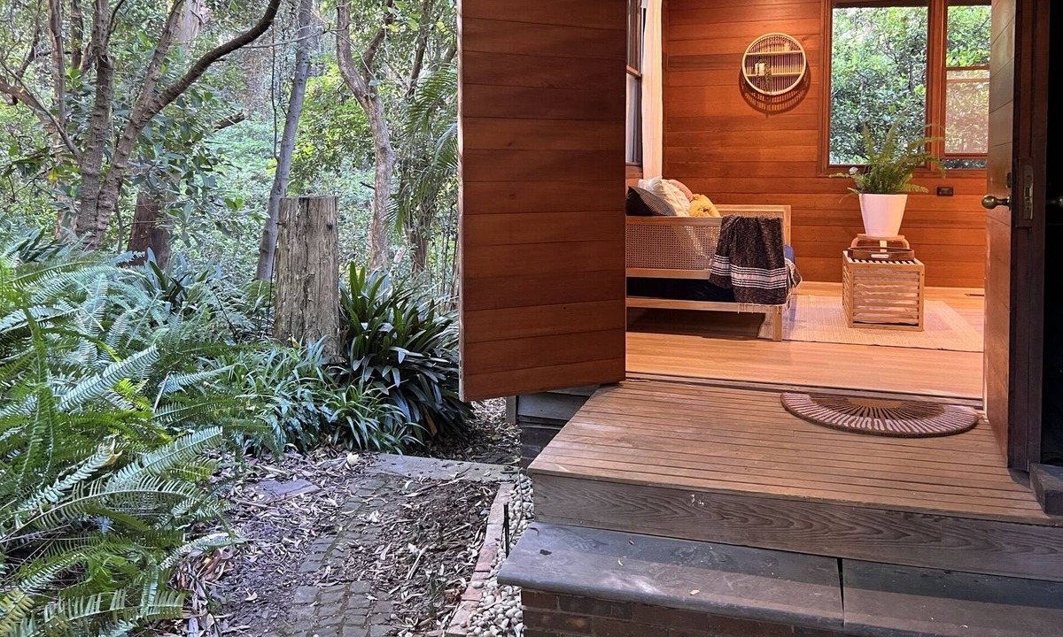 Mount Pleasant House | Nature Lovers Comfy Forest House for Large Groups