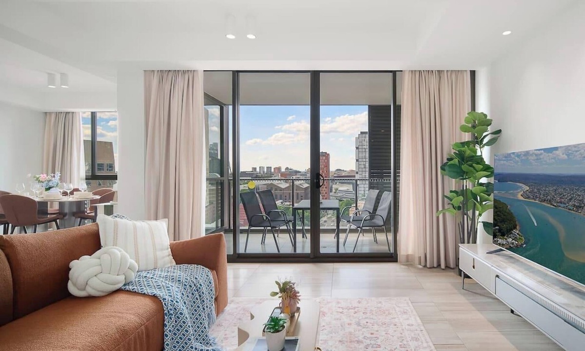 Haymarket Apartment | Near Darling Harbour & Opera House 3-Bedroom