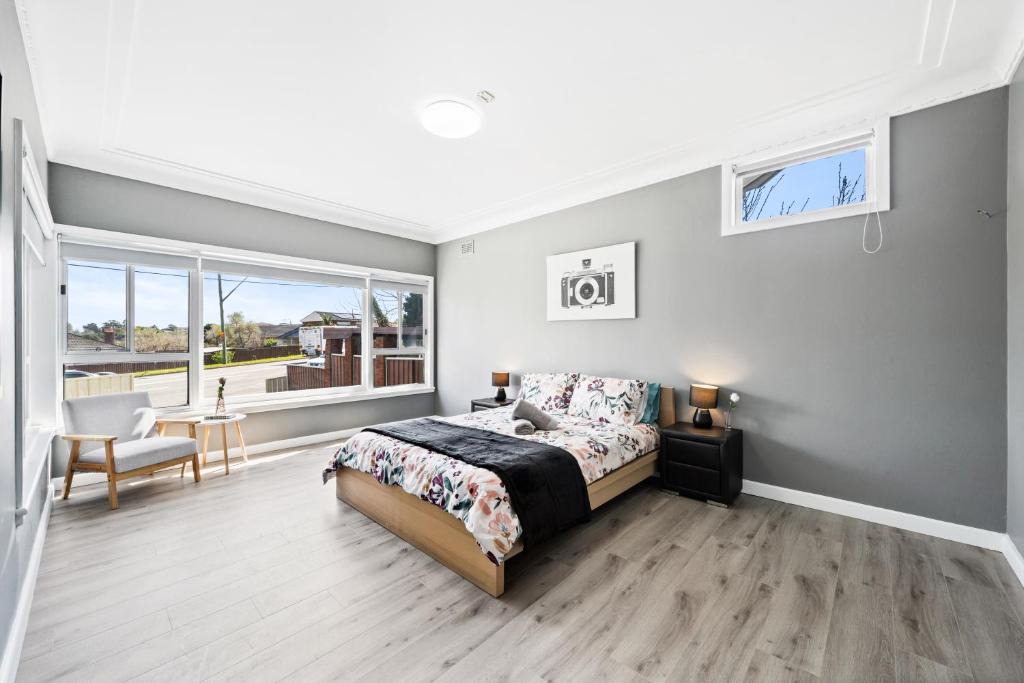 Bankstown House | New 2 Bedroom House 500m to Mall with Free Parking
