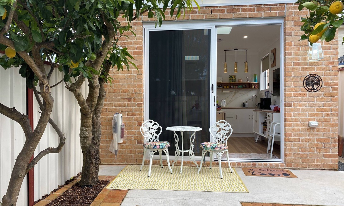 Parramatta Cottage | New cosy guesthouse in Parramatta with parking Near transport/uni/stadium/museum