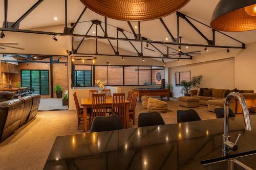 Newcastle West House | Newcastle CBD Penthouse, Spa & Entertainment