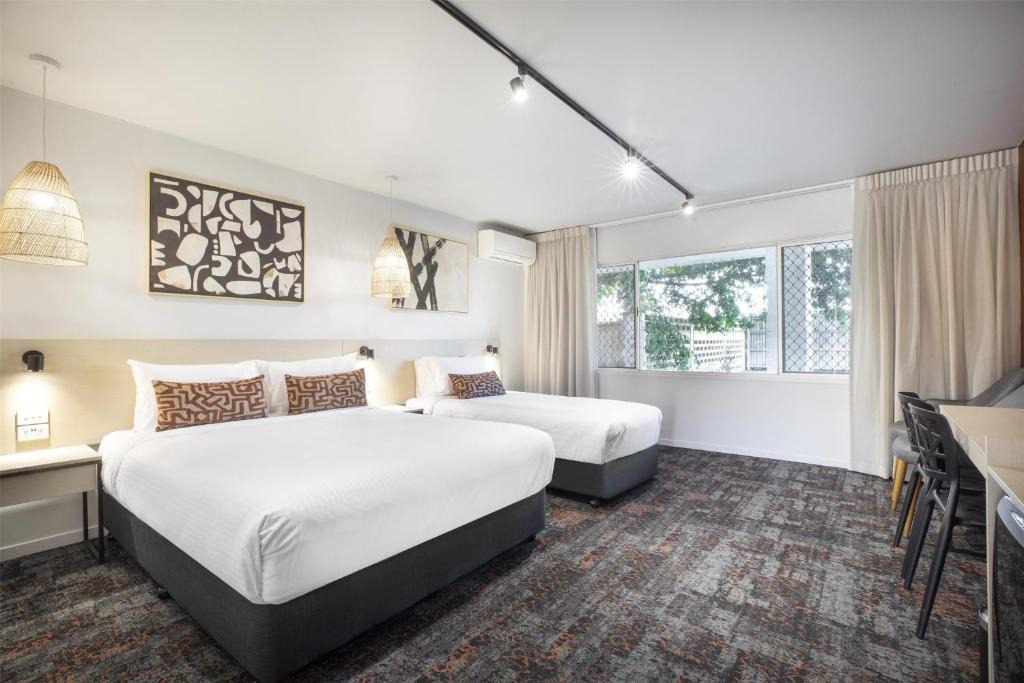 Garbutt Hotel | Nightcap at Dalrymple Hotel