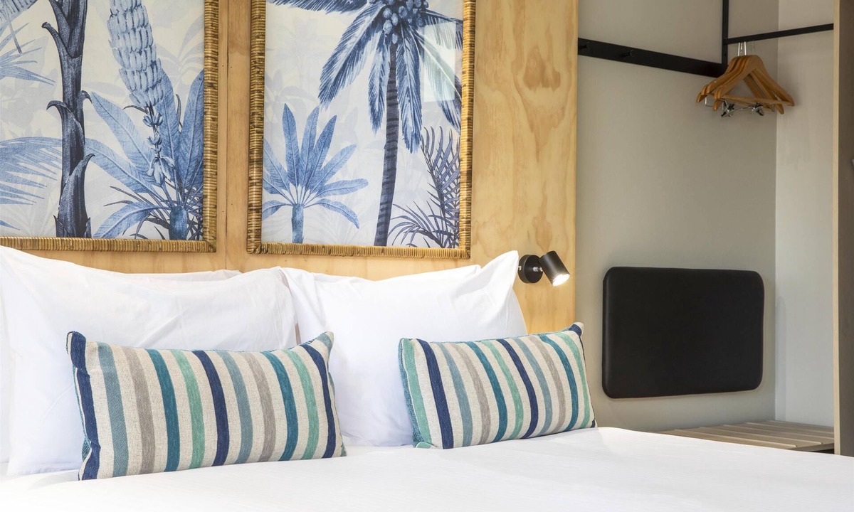 Cardwell Hotel | Nightcap at Marine Hotel