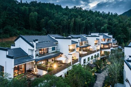 Yi County House | Nomadland hotel