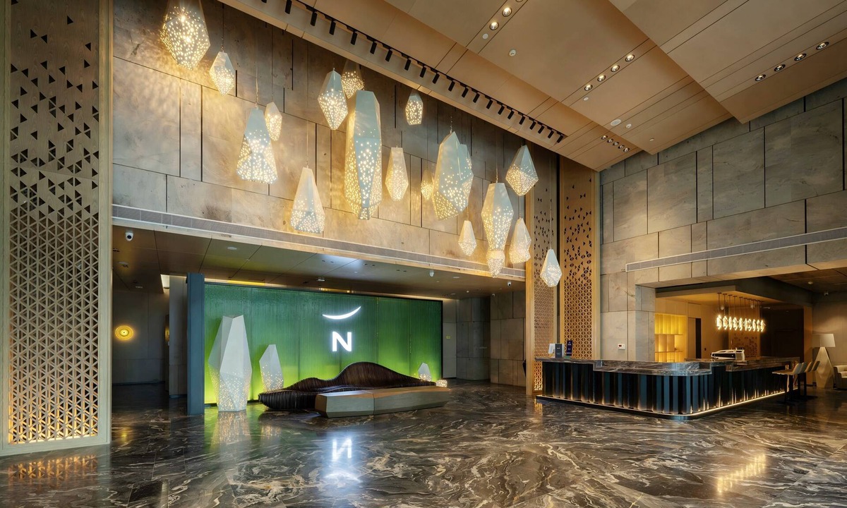 Donghu District Hotel | Novotel Haikou West Coast