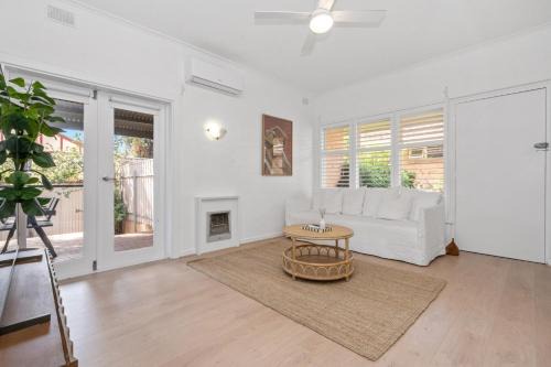 Glenelg House | Oak and Olive - Glenelg