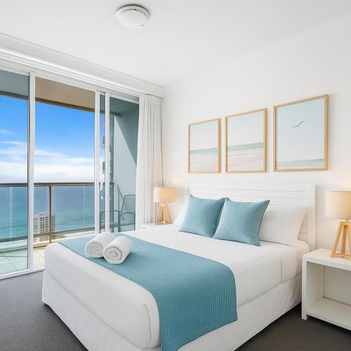 Surfers Paradise Apartment | Ocean Views 33rd Floor Beachfront Surfers Paradise Apartment