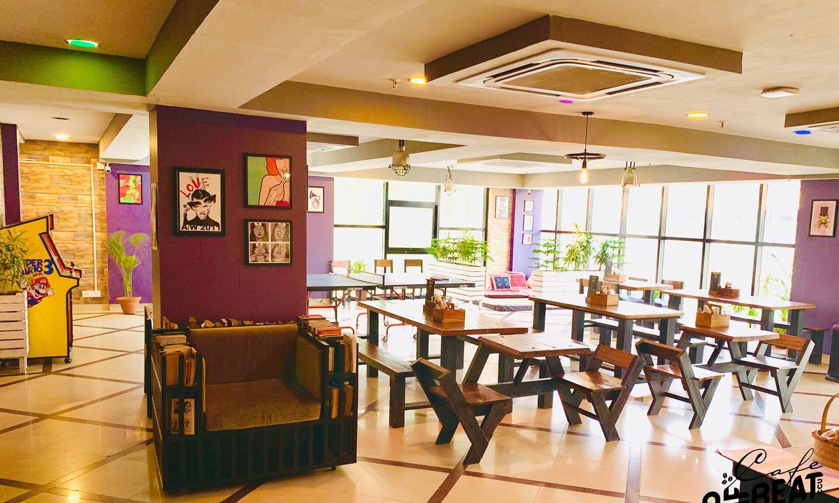 Kolkata Hostel | Offbeat CCU on EM Bypass