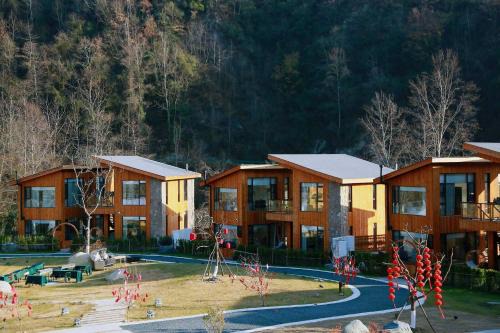 Gaocun Hotel | Old River Story Art Mountain Retreat