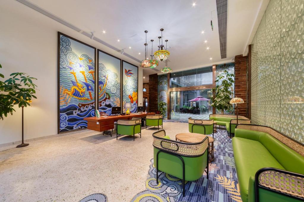 Buji Hotel | Overseas Chinese Town Nanyang Inn