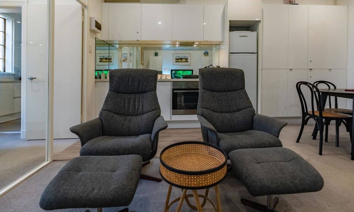 Kings Cross Apartment | Oversized Potts Point Studio