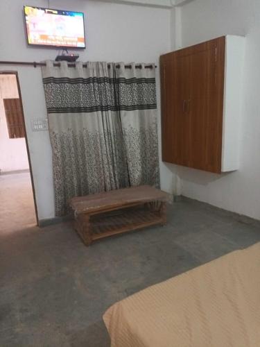 Malihabad Hotel | OYO Banshidhar Guesthouse