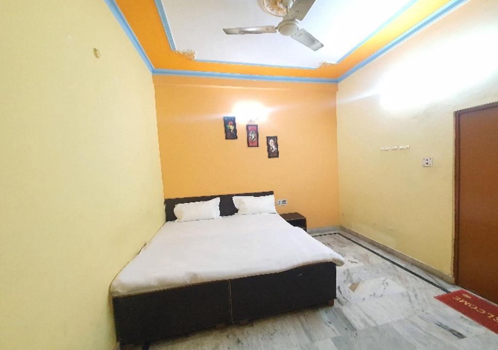 Varanasi Hotel | OYO Flagship 80823 Rudra Guest House