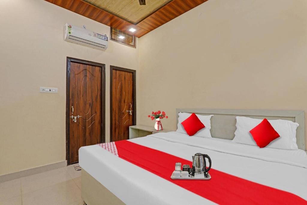 Malihabad Hotel | OYO Flagship Hotel Drip Inn