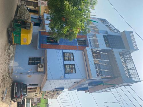 Varanasi Hotel | OYO Kashiana Homes